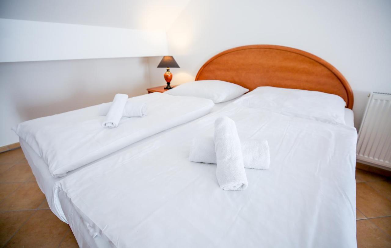 Hotel Barborka เชดนีวีตอน ภายนอก รูปภาพ